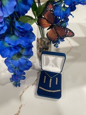 Classic Gold-Tone Crystal Necklace, Bracelet & Earring Set - Gold